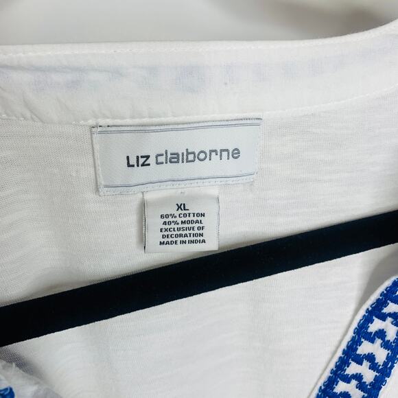 Liz Claiborne White Blue Embroidered Top Flutter Sleeve Sz XL - Picture 7 of 9